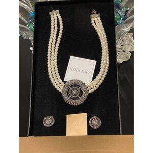 Heidi Daus Semi Parure Three Strand Pearl With Center Medallion New In Box